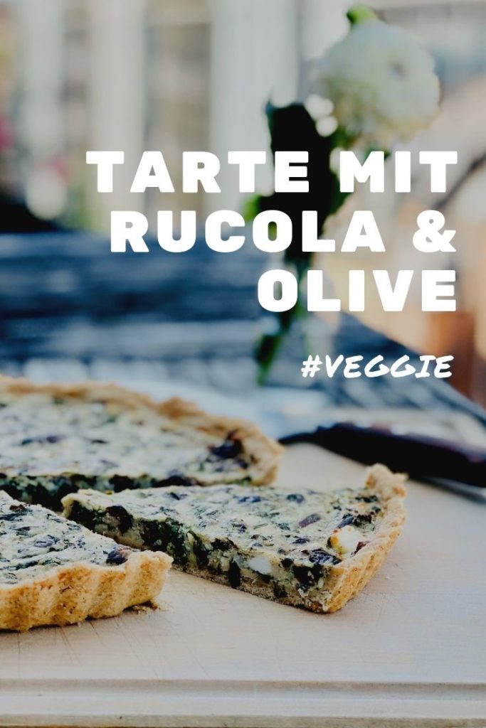Tarte mit Rucola und Olive 