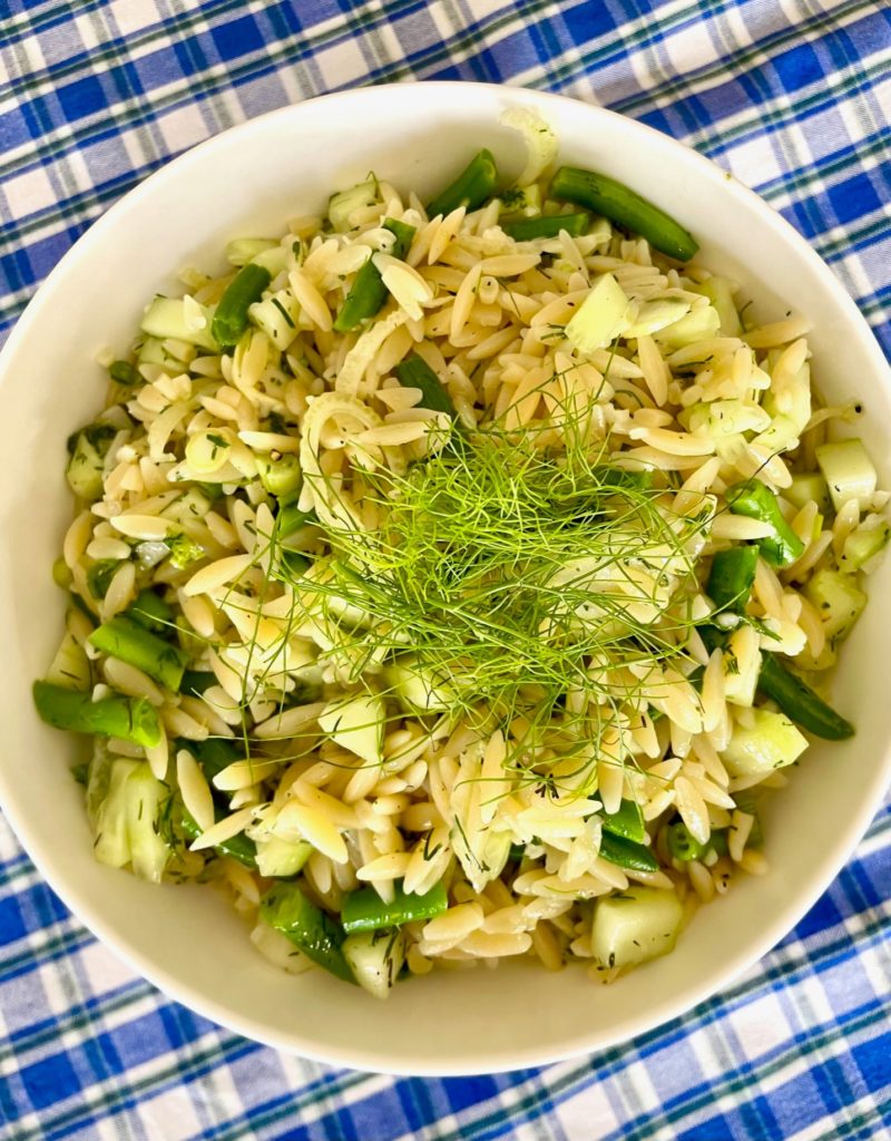 Grüner Kritharaki-Salat German Abendbrot.